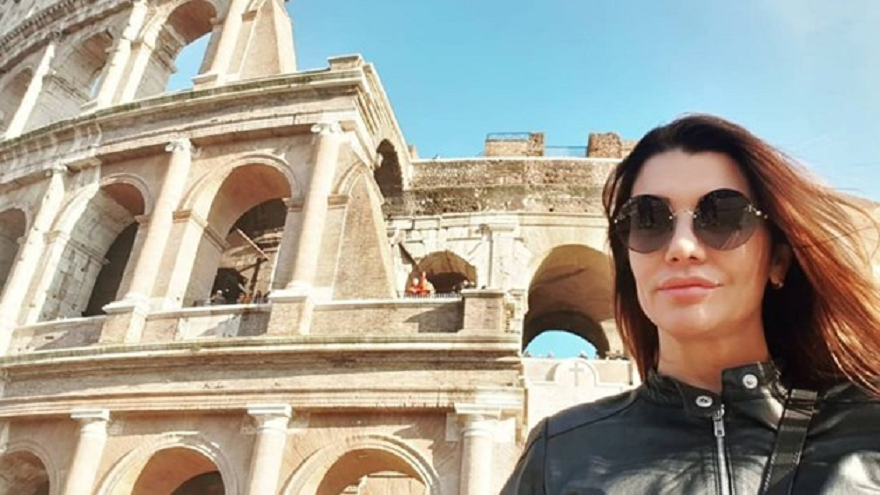 Тайнствен мъж заведе Кали на романтична ваканция в италианската столица